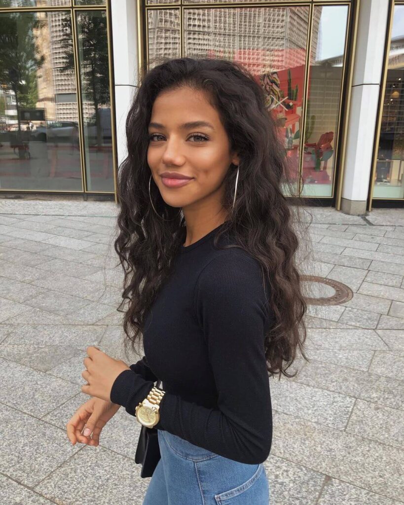 Dina Denoire Biography, Facts & Lifestyle Dina Denoire