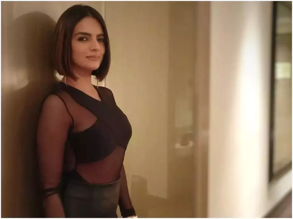 Himanshi Choudhry Biography, Facts & Lifestyle Himanshi Choudhry