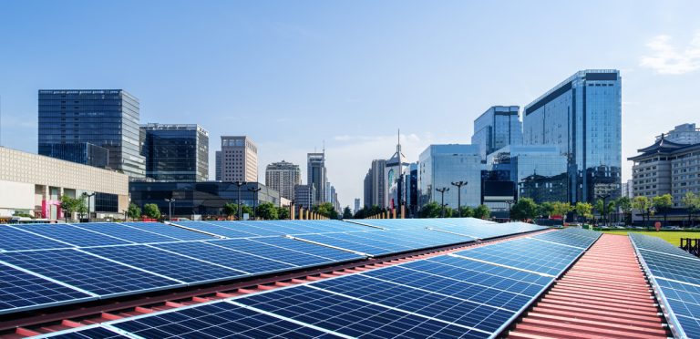 Solar Panels for Small Businesses: Is It Worth the Investment? How Does Investing in a Solar Power Solution Benefit Your Business